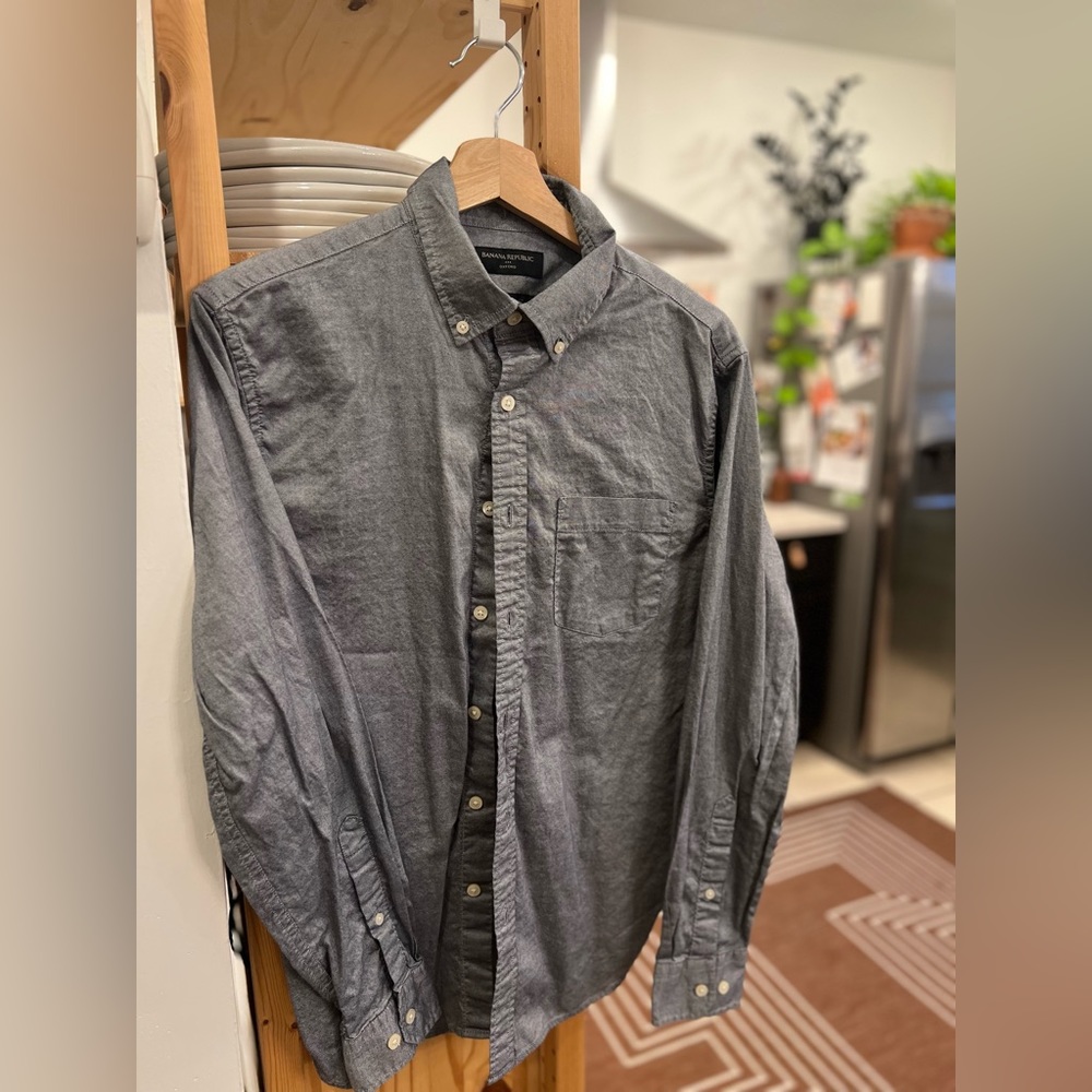 Men’s Oxford Chambray Banana Republic medium button down